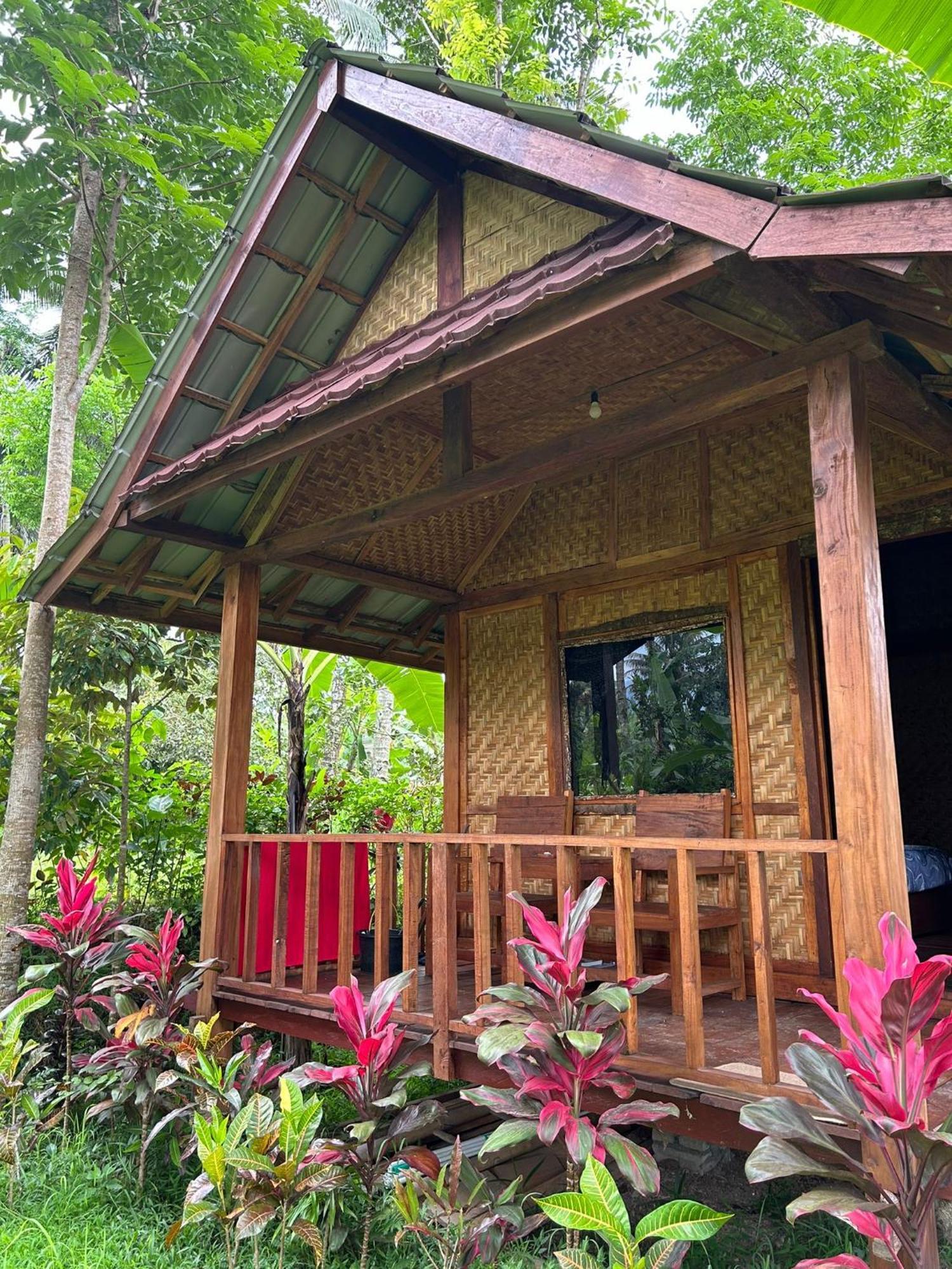 Banana Bungalows Tetebatu Habitación foto