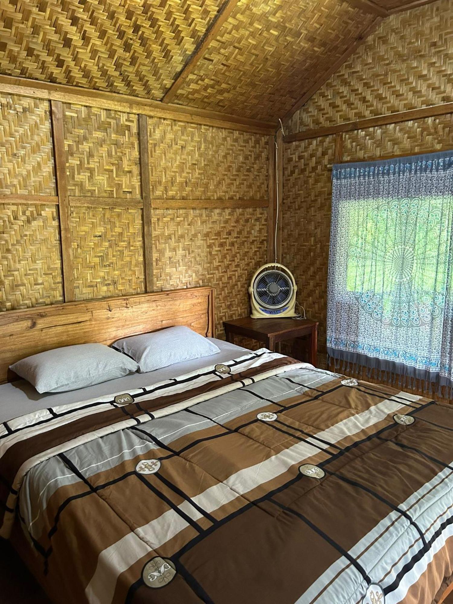 Banana Bungalows Tetebatu Habitación foto