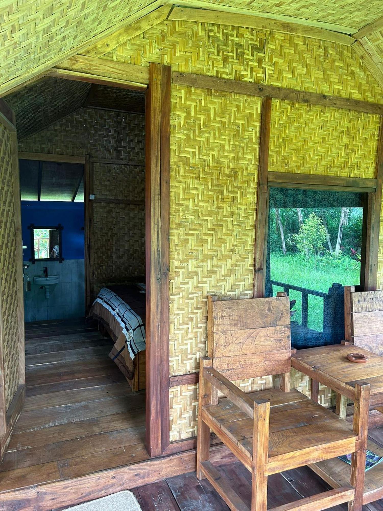 Banana Bungalows Tetebatu Habitación foto