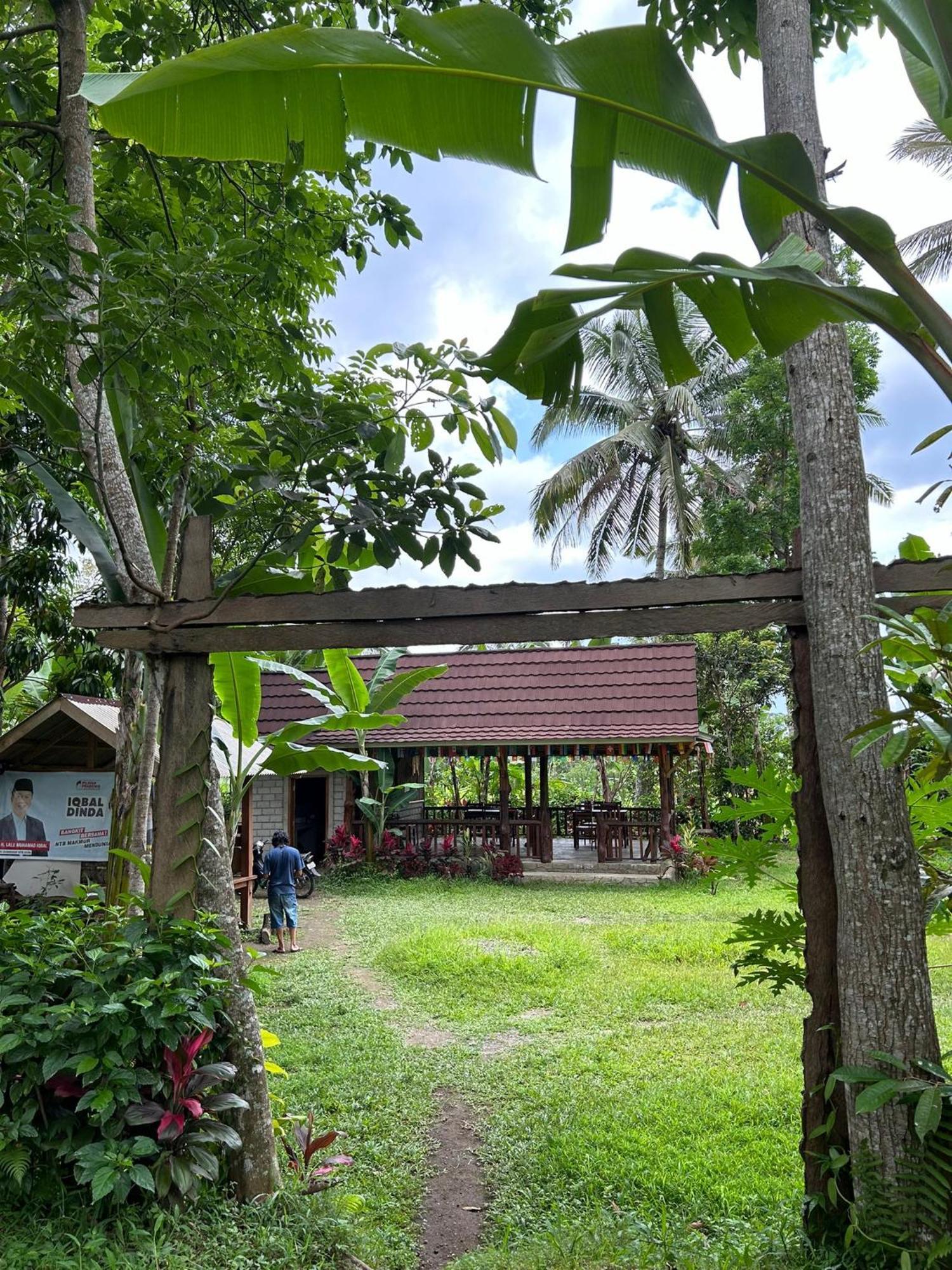 Banana Bungalows Tetebatu Habitación foto